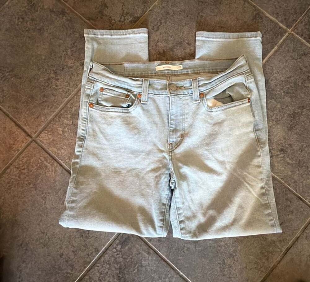 271 Levi's Boyfriend Light Wash Denim Jeans Size 27